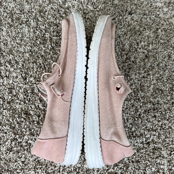 Hey Dude Women's Wendy Lace Up Loafers in Stretch Sparkling Pink - Picture 7 of 10